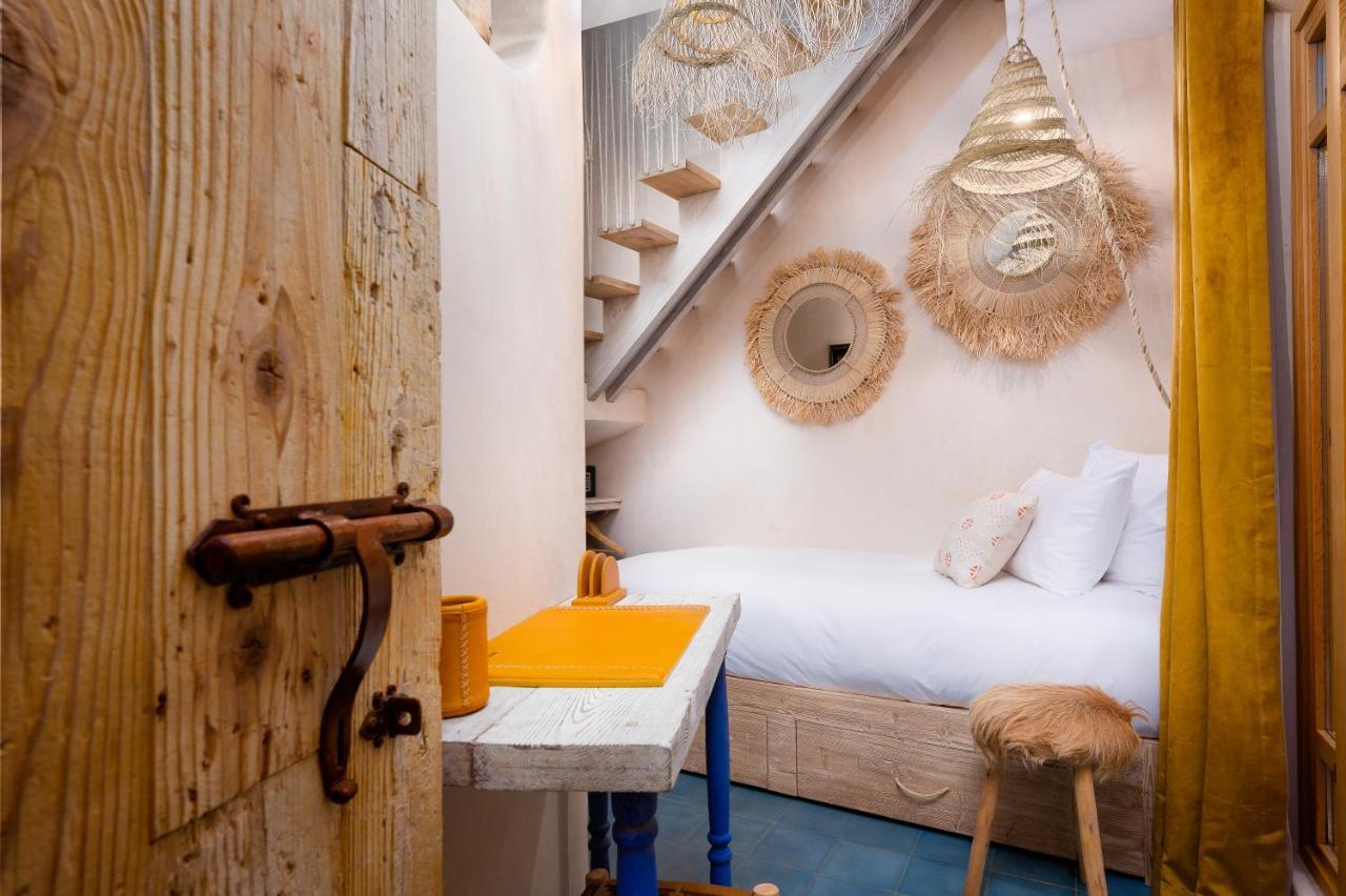 Mama Lova Hotel, Riad, Restaurant & Spa Szavíra Kültér fotó