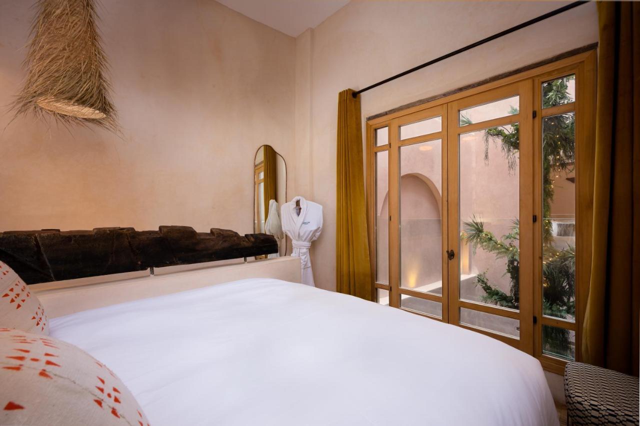 Mama Lova Hotel, Riad, Restaurant & Spa Szavíra Kültér fotó