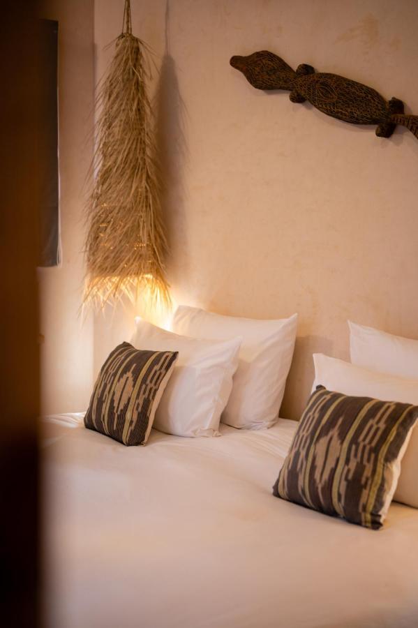 Mama Lova Hotel, Riad, Restaurant & Spa Szavíra Kültér fotó