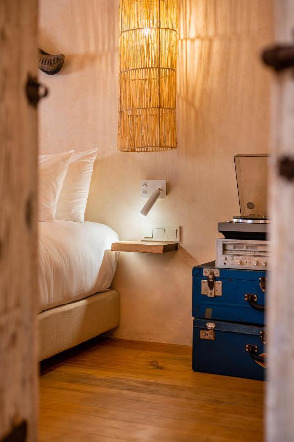 Mama Lova Hotel, Riad, Restaurant & Spa Szavíra Kültér fotó