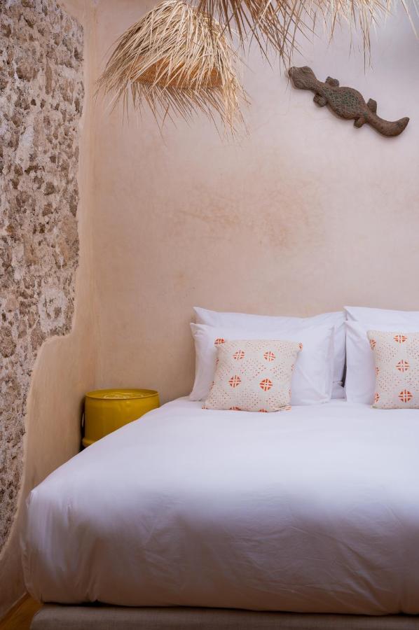 Mama Lova Hotel, Riad, Restaurant & Spa Szavíra Kültér fotó